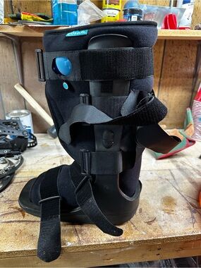 Black Medical Walking Boot OSSUR Formfit Airwalker